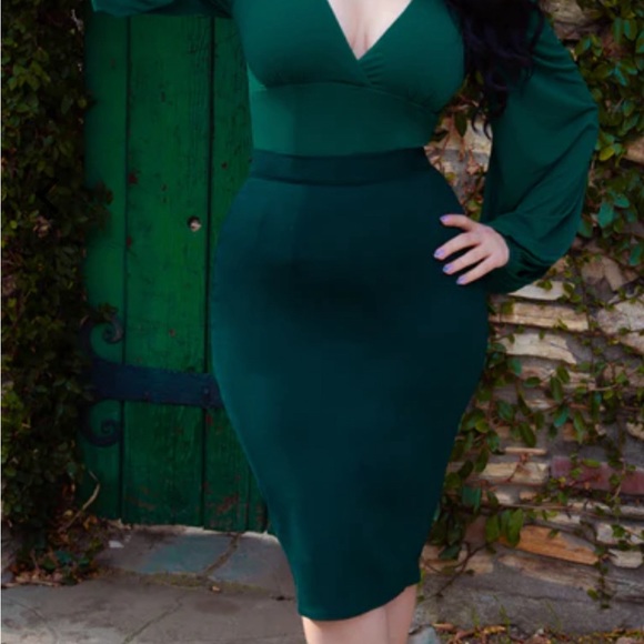 La Femme en Noir Dresses & Skirts - La Femme en Noir Vamp Skirt Dark Green